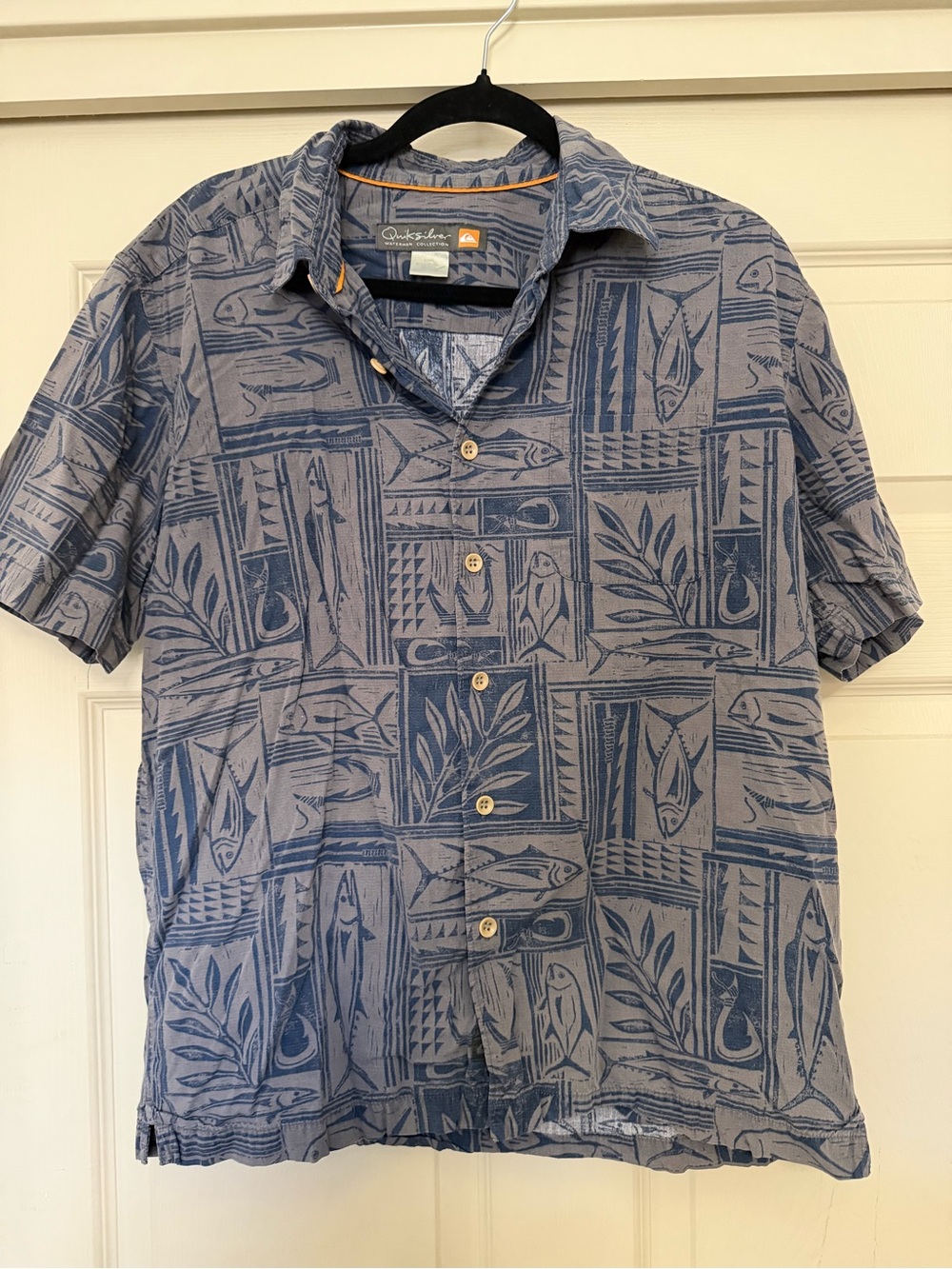 Quiksilver Men's Blue and Gray Tropical Print Short-Sleeve Button-Down Shirt